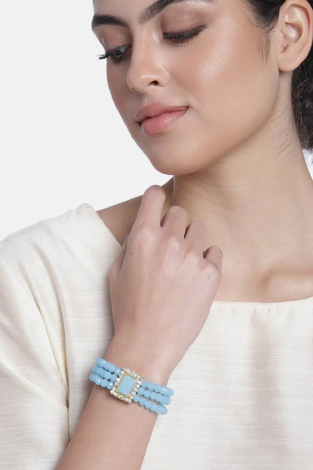 Elegant Beaded Bracelet With Crystal Accent