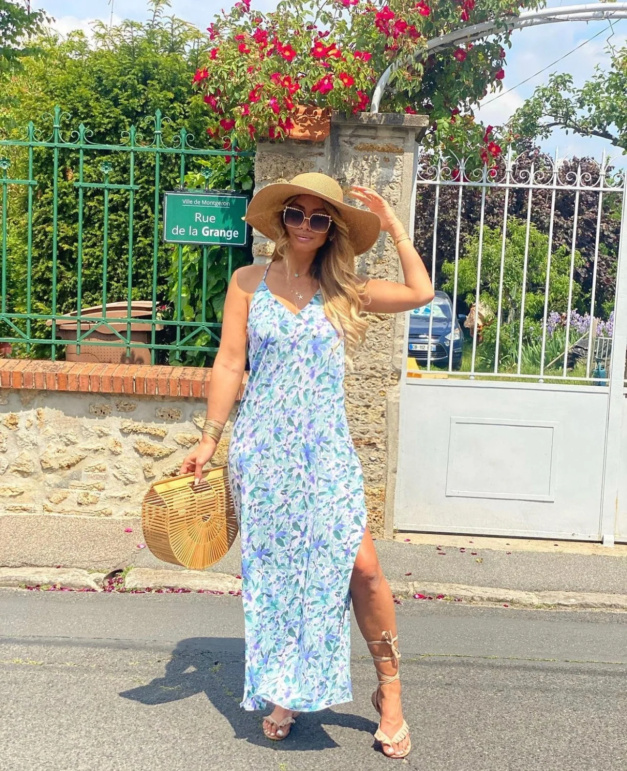 Chic Pearl-Embossed Sunglasses