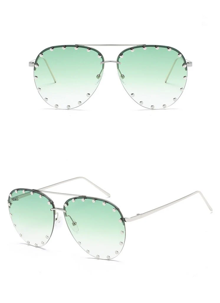Chic Gradient Green Sunglasses